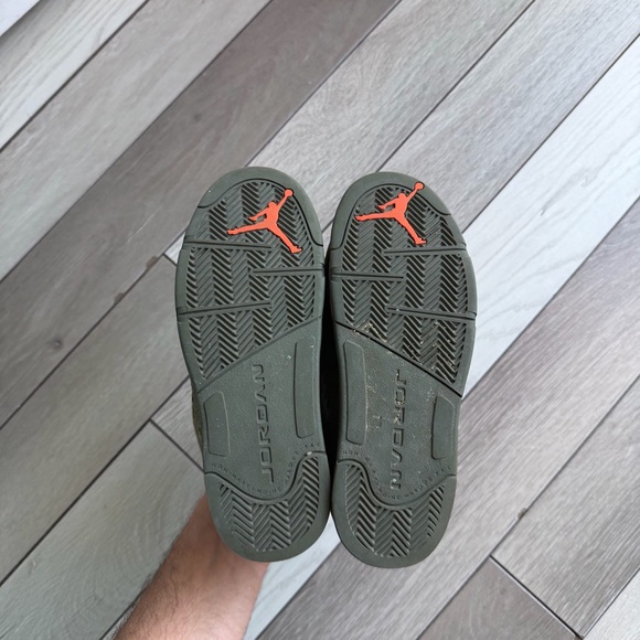 Jordan 5 Retro Olive Kids Sneakers - Picture 5 of 8